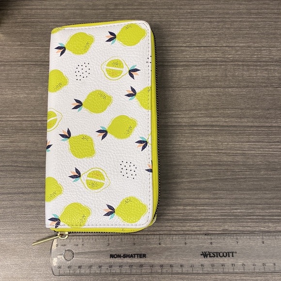 COPY - Cute Women’s Wallet with Lemons - Picture 3 of 5